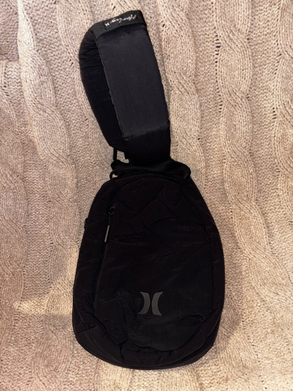 Hurley Black Padded Sling Bag / Crossbody Bag - WA7409